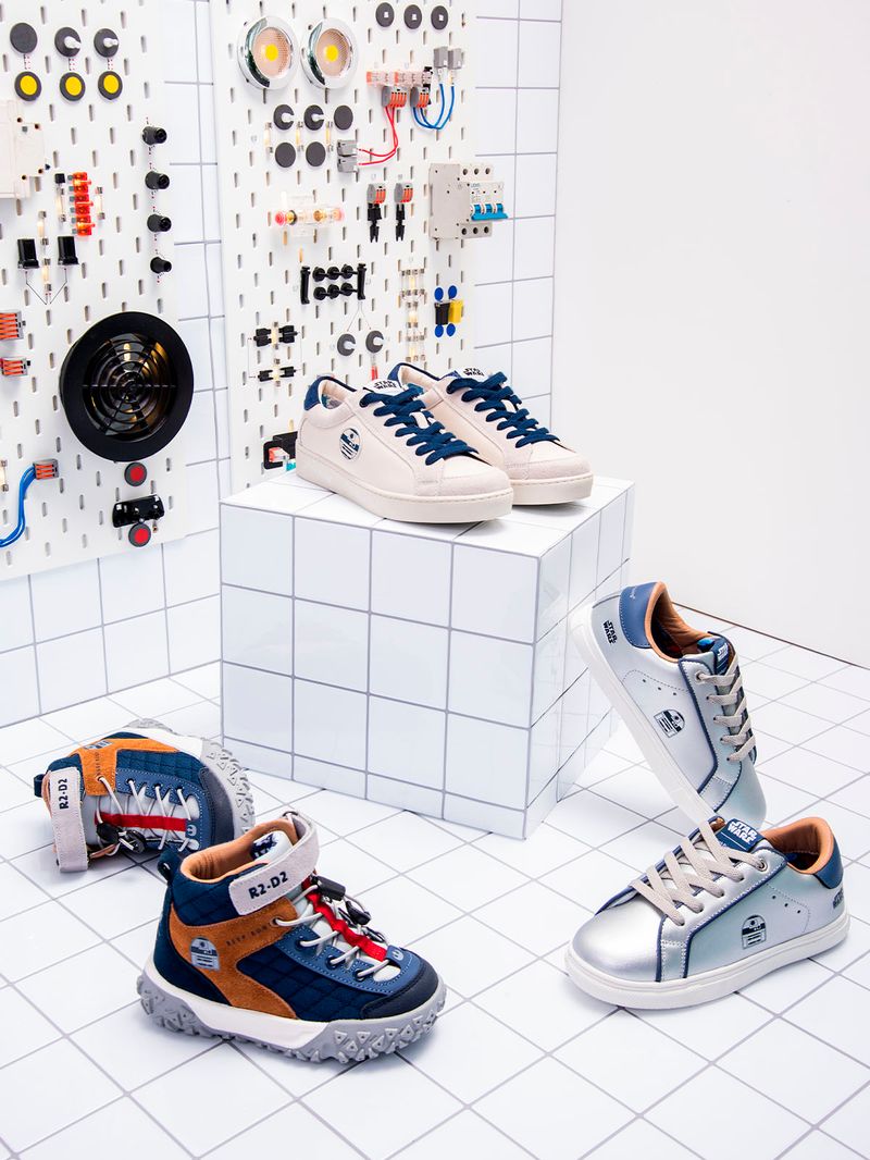 Zapatilla-Niño-Star-Wars-R2-D2-Plateado-Hush-Puppies